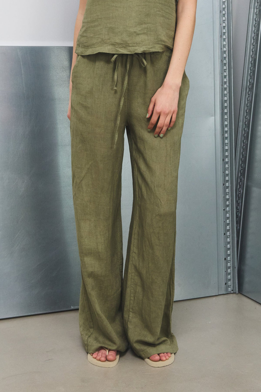 Noellas Samira Linen Pants Khaki. Køb Bukser hos www.noellafashion.dk